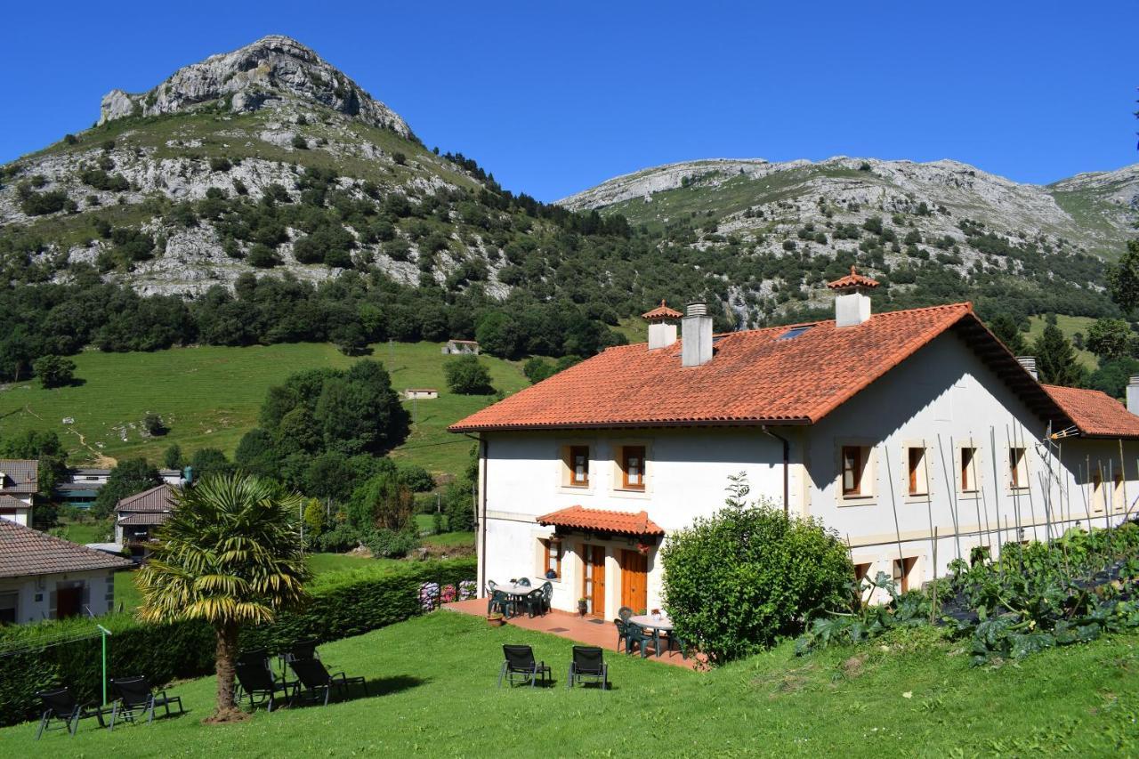 Apartamentos Rurales La Taberna Matienzo Buitenkant foto