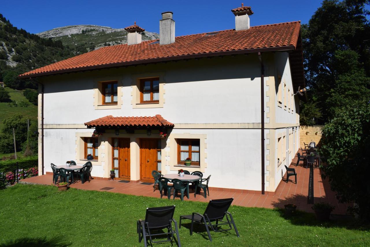 Apartamentos Rurales La Taberna Matienzo Buitenkant foto
