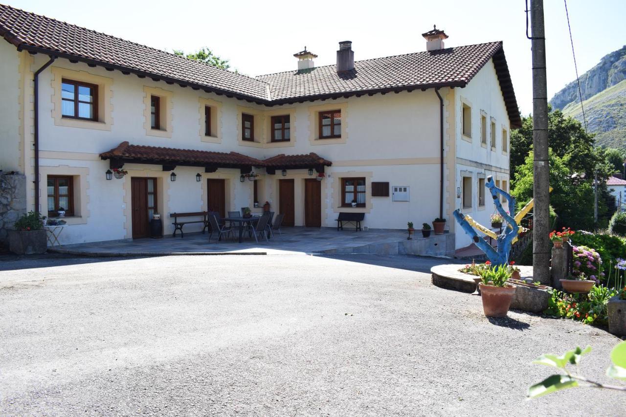 Apartamentos Rurales La Taberna Matienzo Buitenkant foto